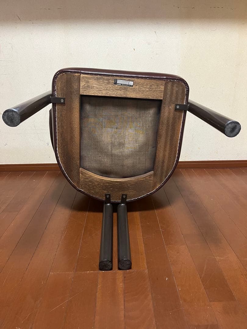 【すし　MOBILIA】　モビリア　革シングルソファ　日本創業①