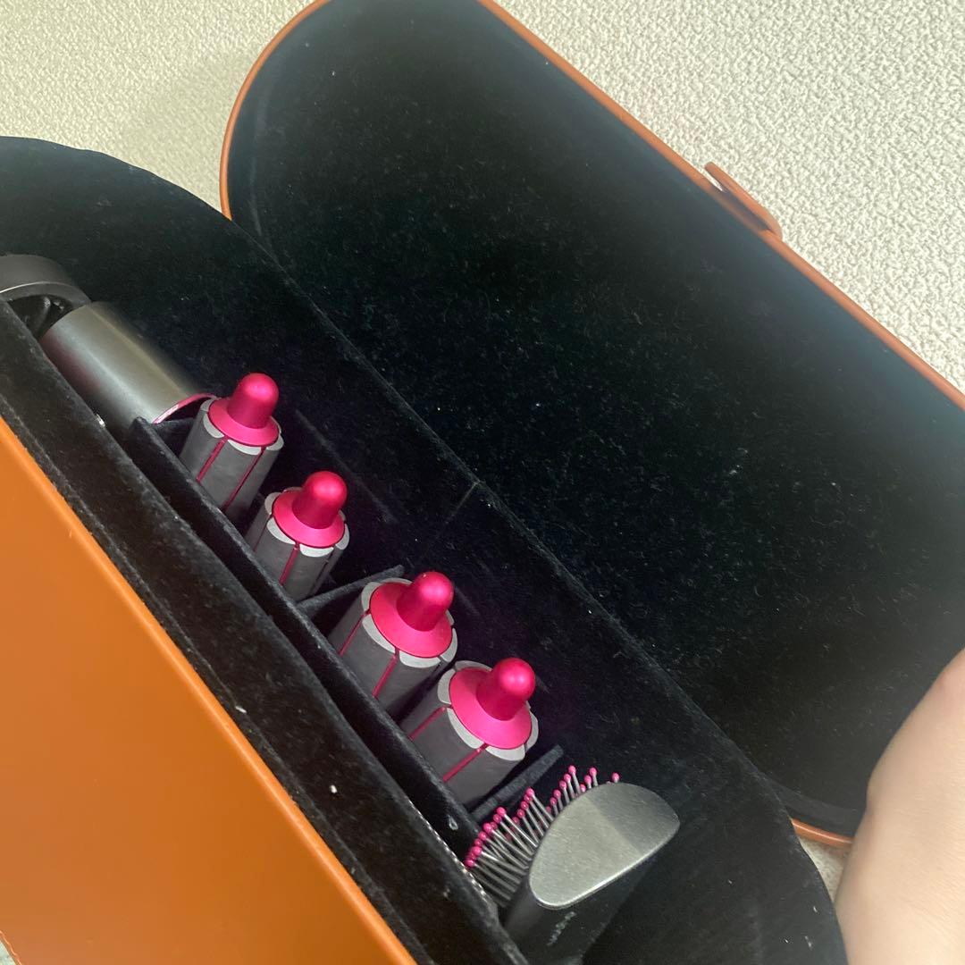 ダイソン エアラップ ボリュームアンドシェイプ(ニッケル／フューシャ)