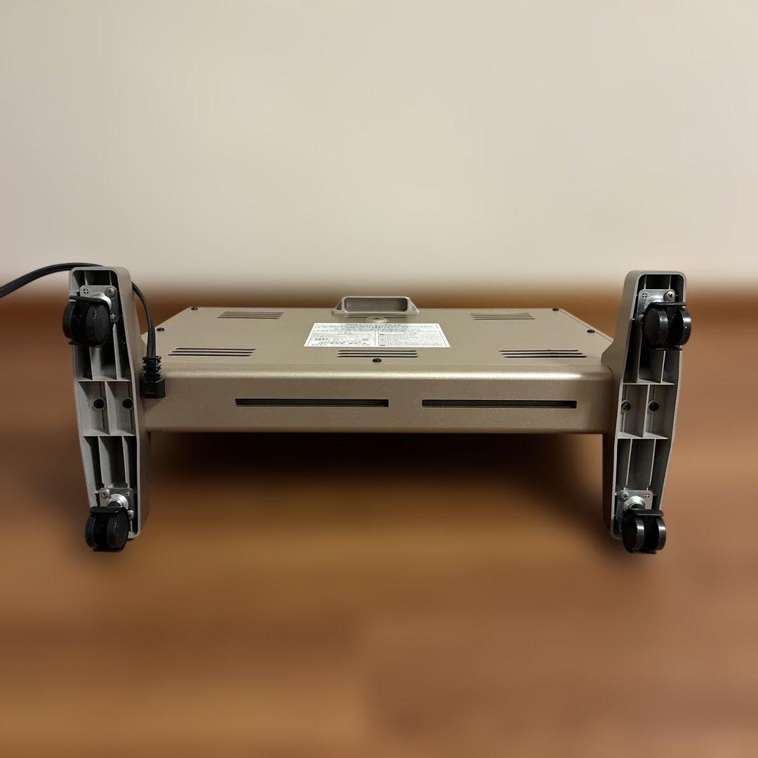 ② サンルミエキュート E800LS 遠赤外線暖房器