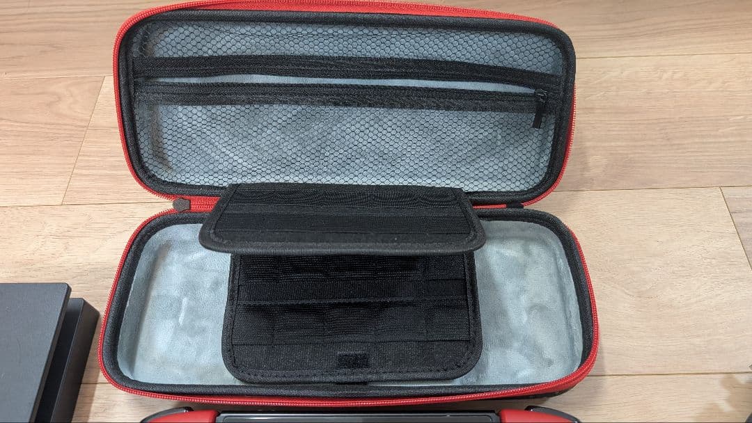 E*r様 Nintendo Switch 本体、ジョイコン4つ、ソフト、その他【