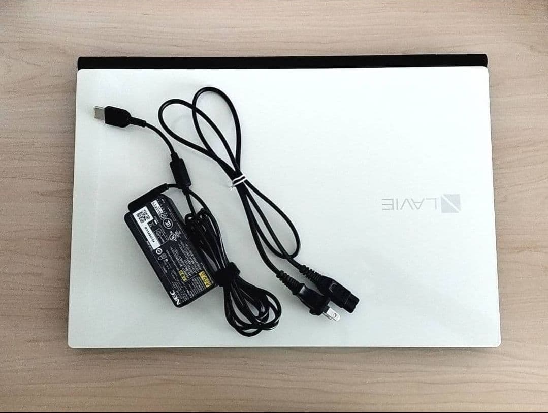 美品 LAVIE ノートPC SSD240GB/8GB Corei3-6100U