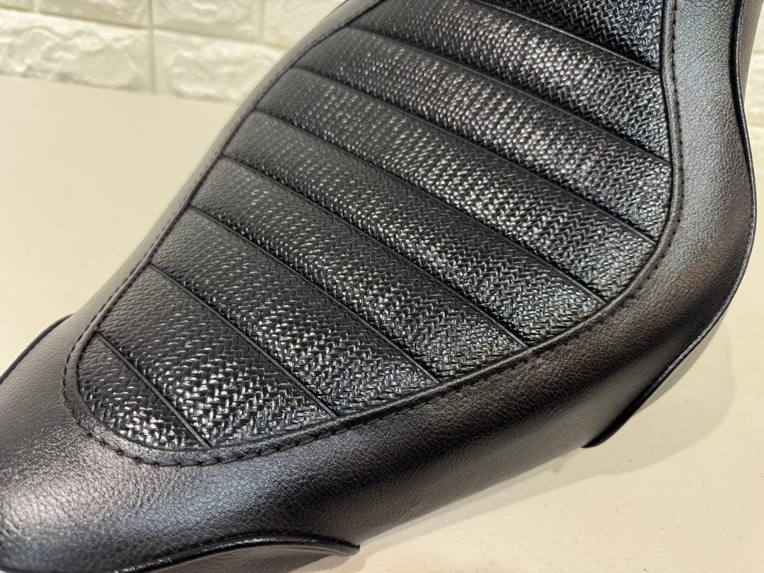 ソフテイル　K&H　タックロール　シート　FLST