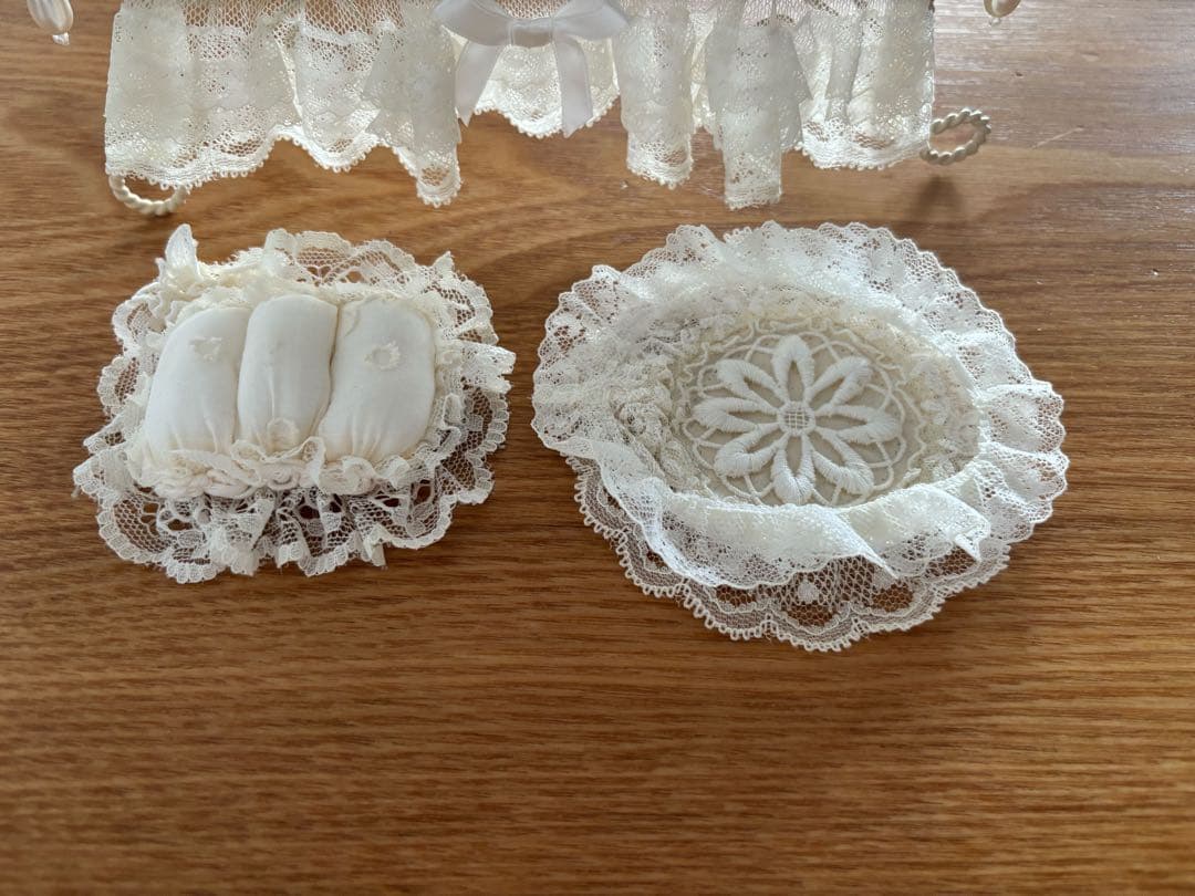 ヒスクローネ　ジュエリー　飾り