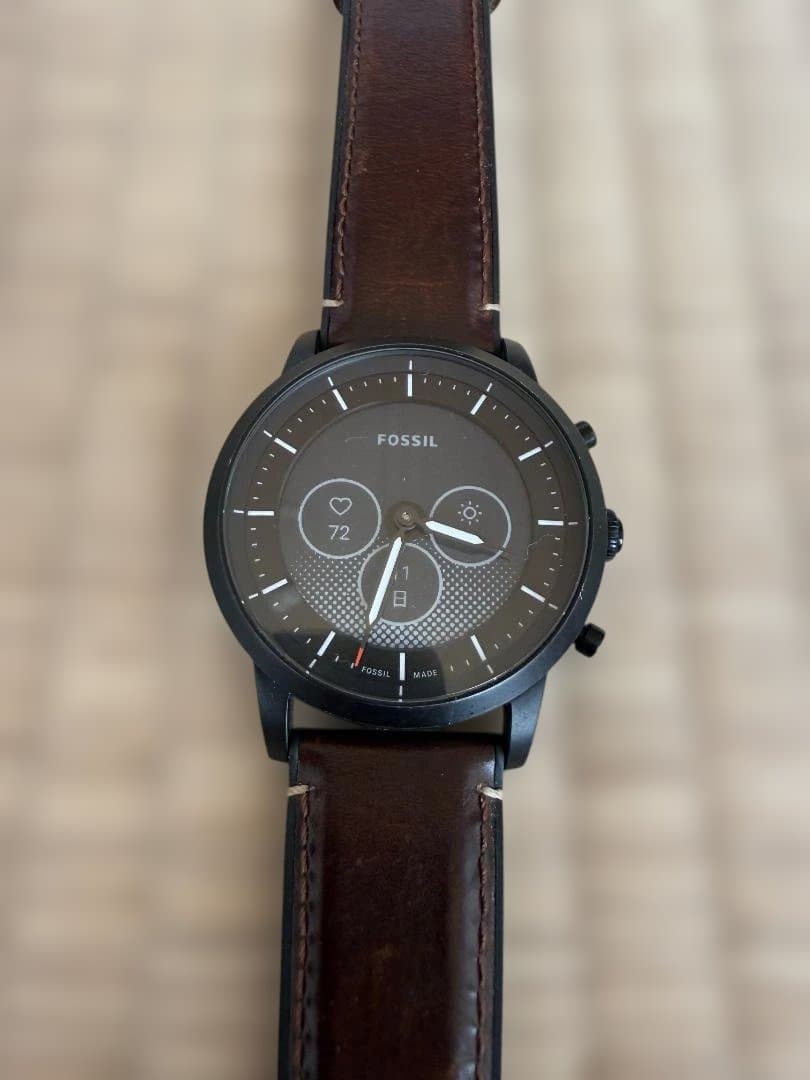 FOSSIL DW8F1 スマートウォッチ ブラック　ベルトはダークブラウン