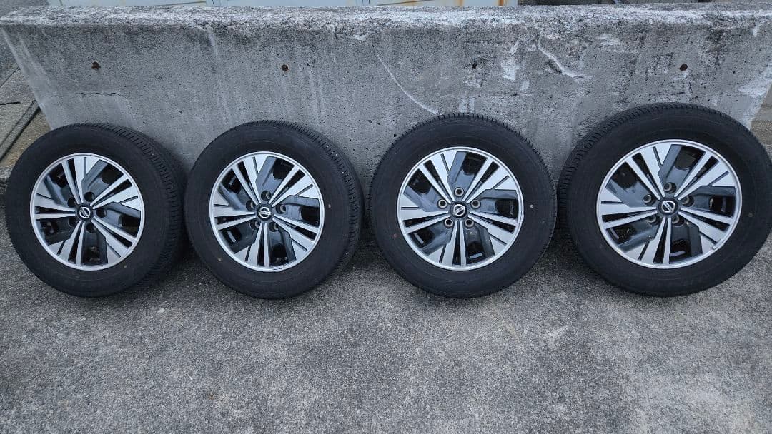 C27セレナ　純正アルミホイールタイヤセット