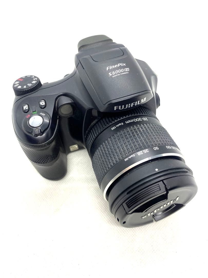 FUJIFILM Finepix S6000 FD　630万画素・CCDコンデジ