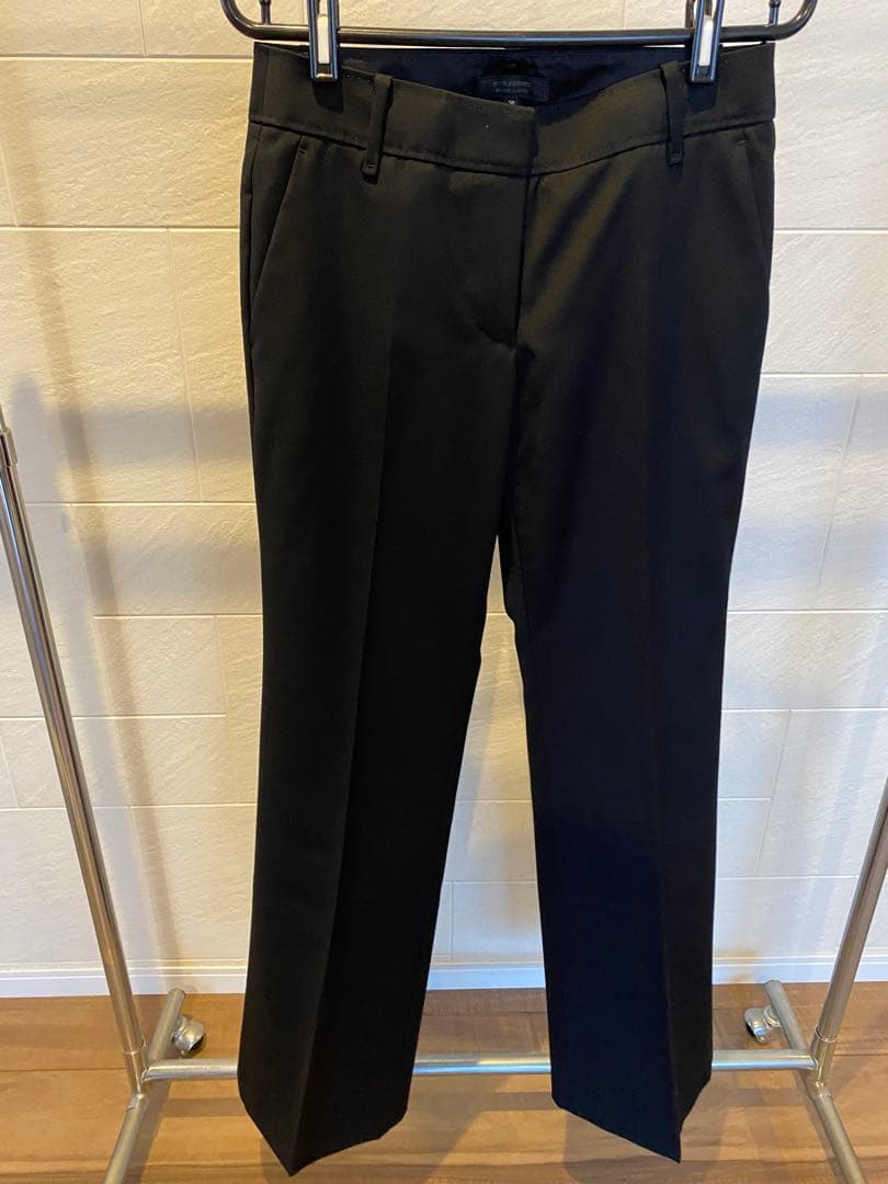 新品未使用　Burberryパンツスーツ　ブラック