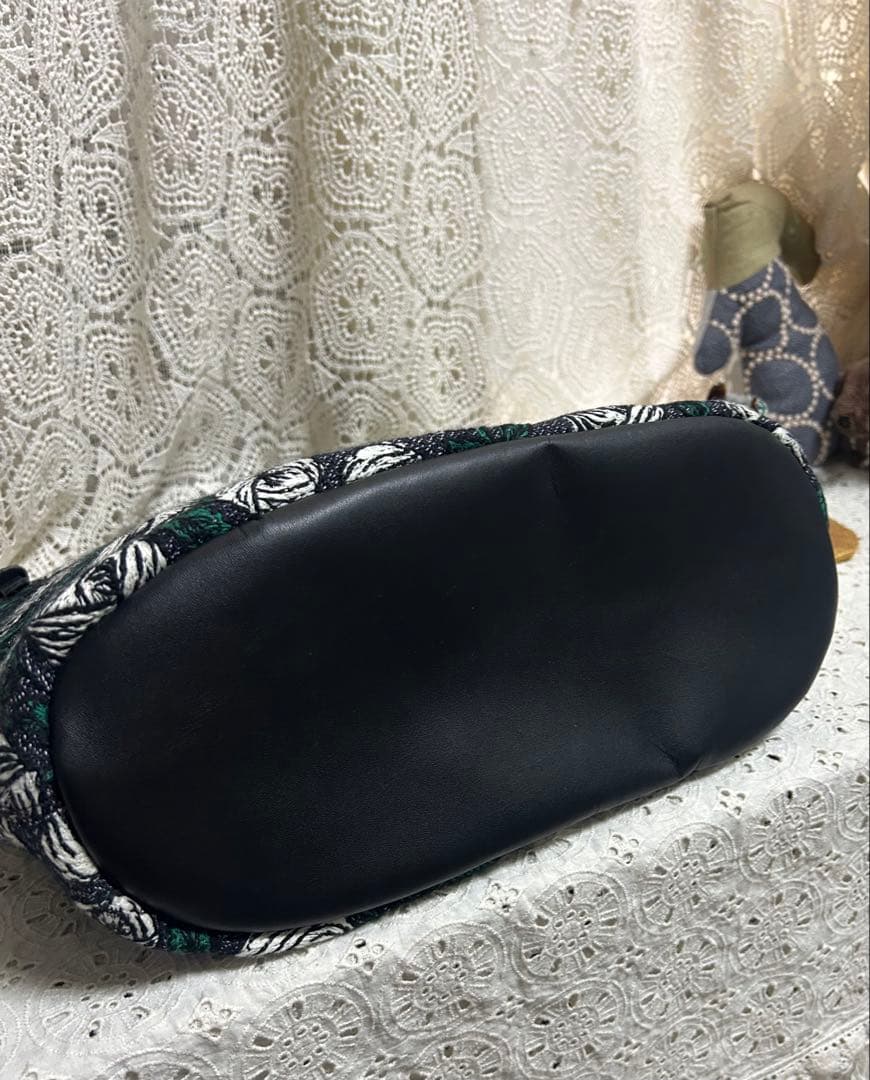 ミナペルホネンハンドメイド　rosyネイビー　本革持ち手，楕円底トートL