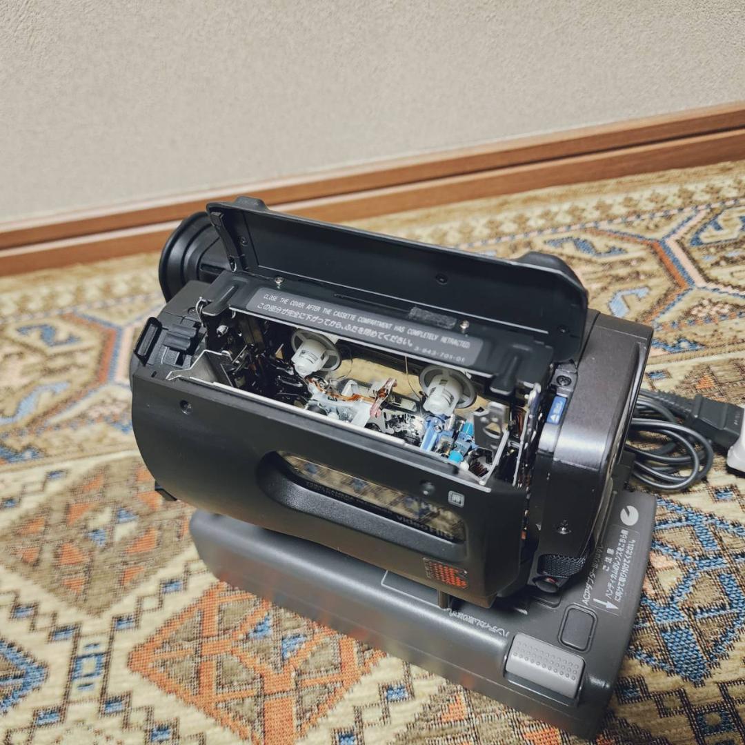 【動作確認済】SONY 高画質 Hi8 8ミリ ビデオカメラ CCD-TR3