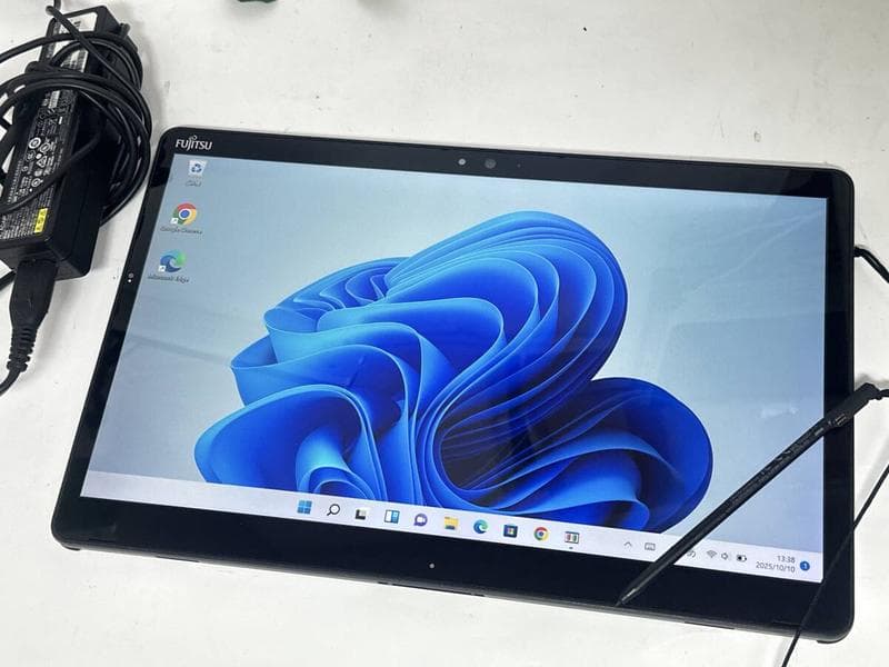 タブレットPC‘富士通 ARROWS Tab Q738-i5-8世代