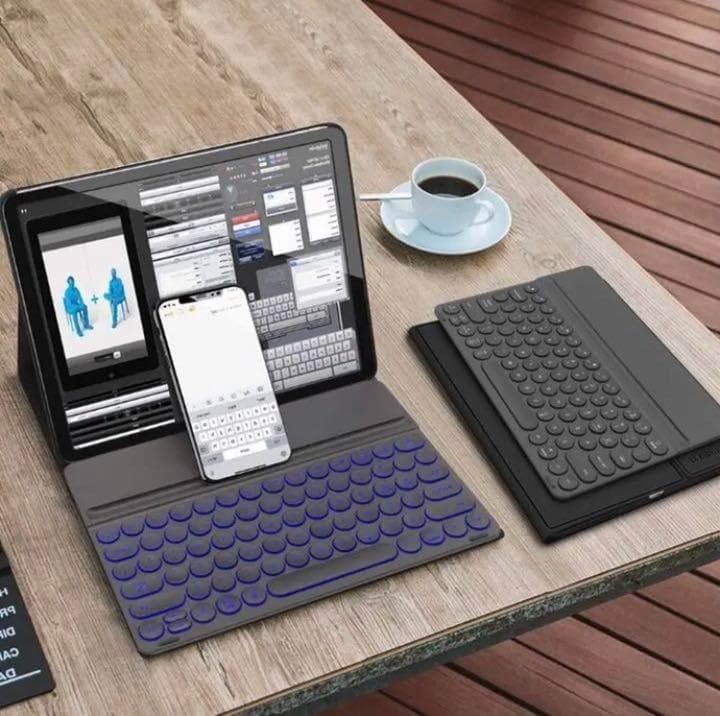 洗練されたイタリアデザイン❣最高級PUレザー製♪❤iPadケース＆キーボード