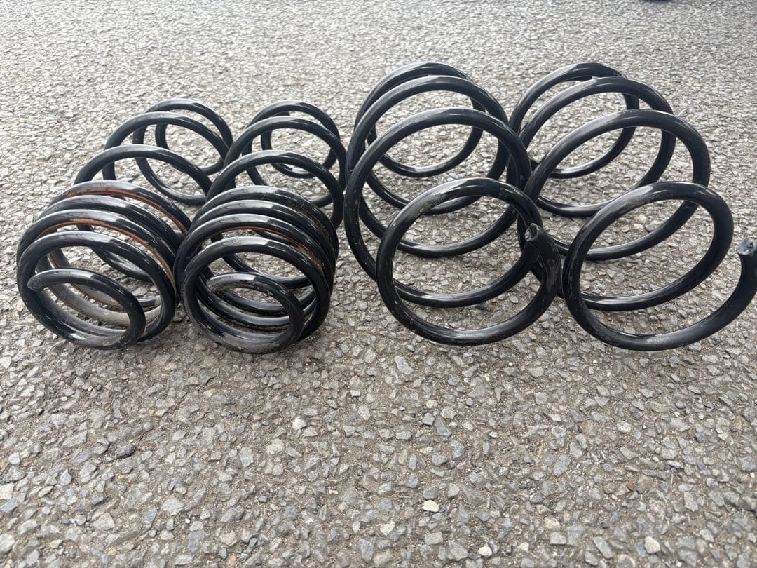 ダウンサス 30プリウス後期