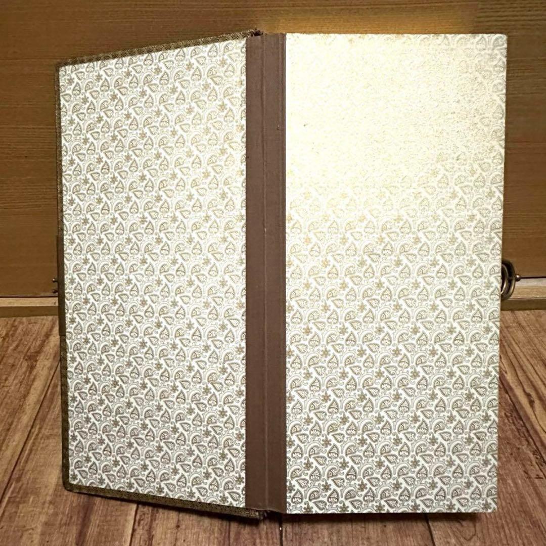 イギリスアンティーク　レザー張り　アルバム　留め具あり