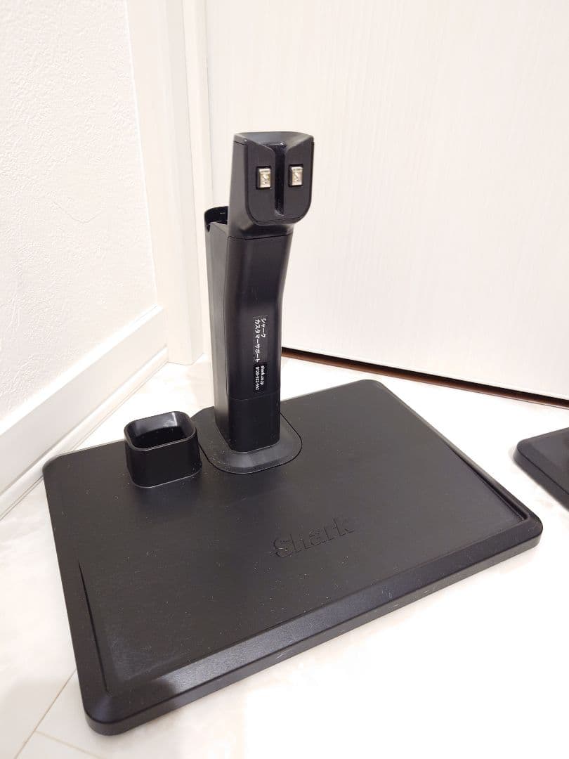 シャーク コードレススティッククリーナー CS651 シャーク上位モデル　美品