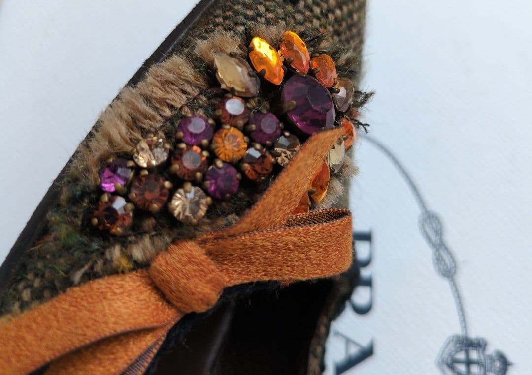 PRADA オリーブグリーン ポインテッドトゥ ハイヒール