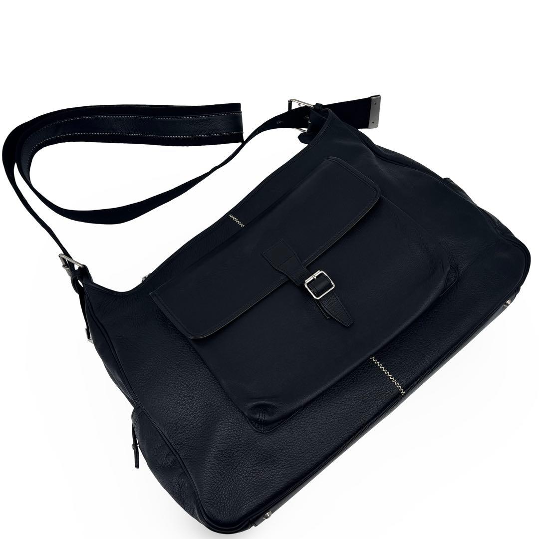 高級】Burberry バーバリー　メッセンジャーバッグ　ショルダー　レザー