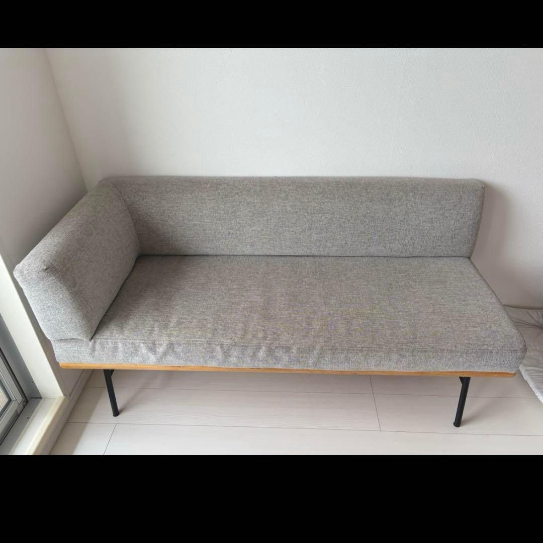 つつにり。ソファ