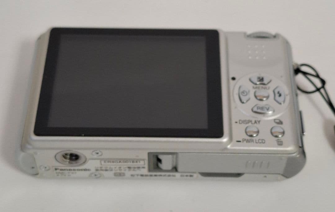 [美品]パナソニック LUMIX DMC-FX7 デジタルカメラ