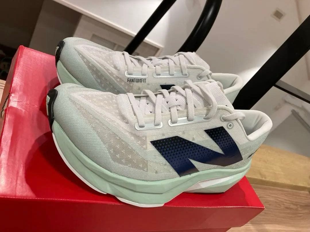 New Balance フューエルセルレベルv4