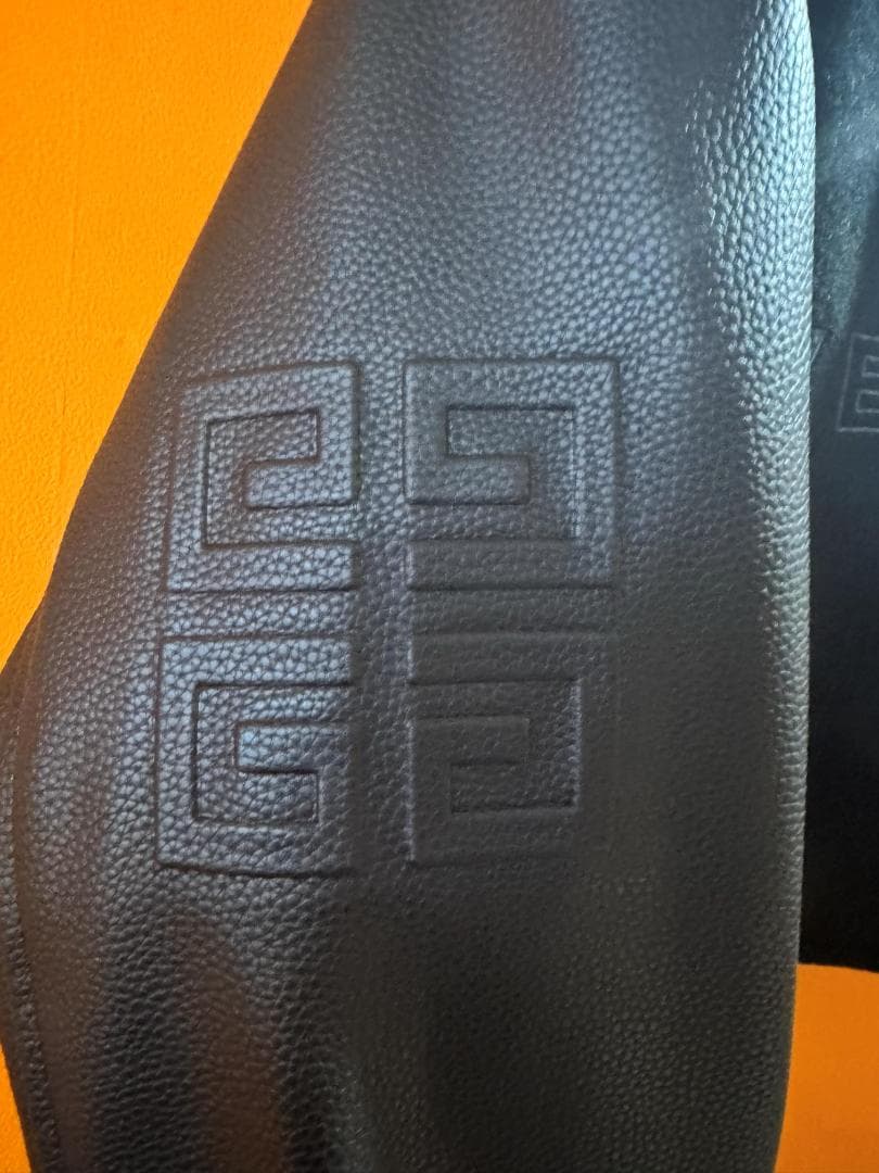 GIVENCHY クロップドジャケット ブラック