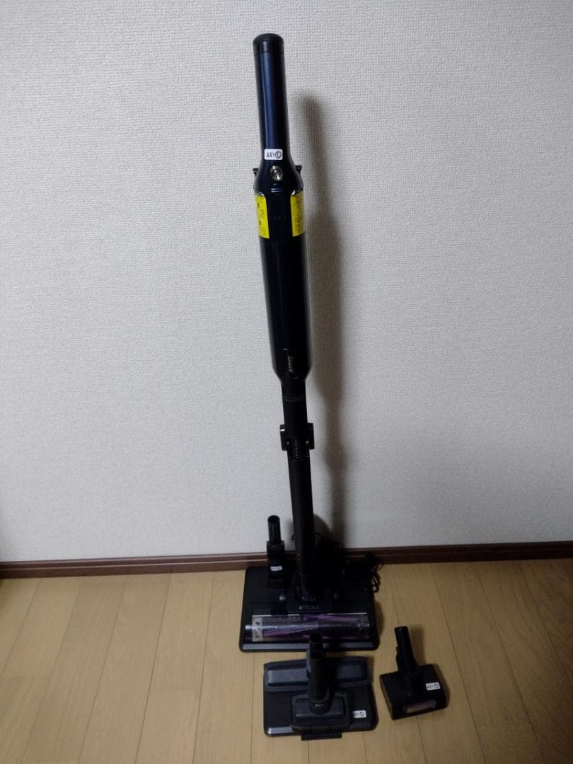 シャーク★コードレスクリーナー★CS651JBL★バッテリー新品と同等★1