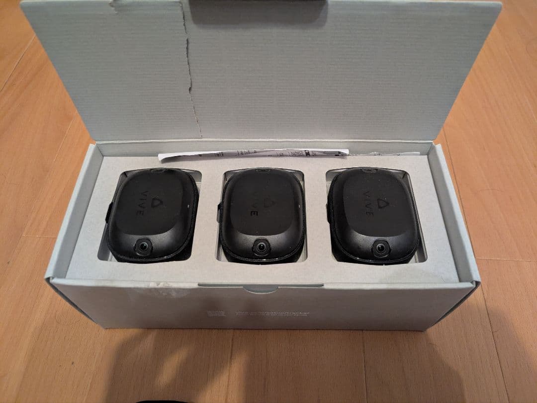 ViveUltimateTracker3個＋ワイヤレスドングル1個