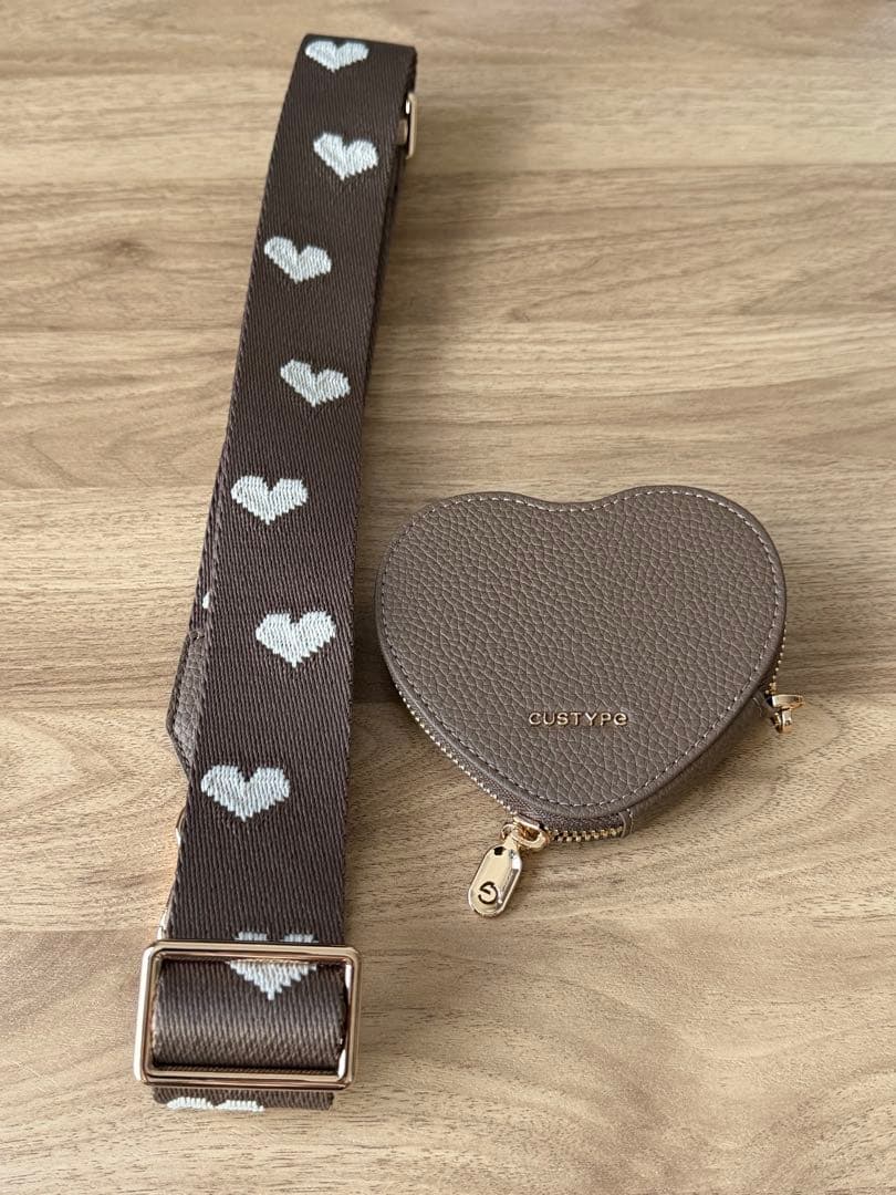CUSTYPE ハート型ケース、ショルダー(モカ)