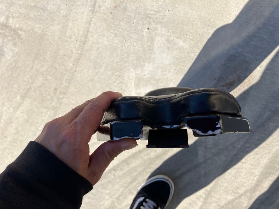 C*F様 xs650sp カスタム　シート