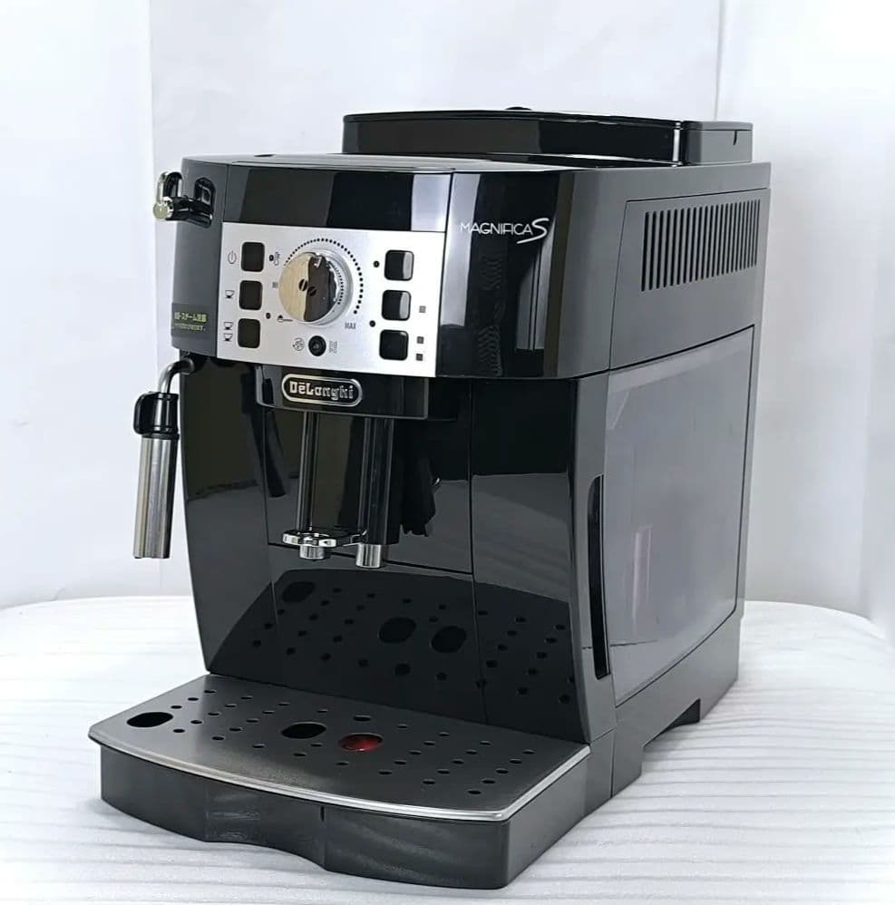 デロンギ　コンパクト全自動コーヒーマシンマグニフィカS ECAM22112B 3