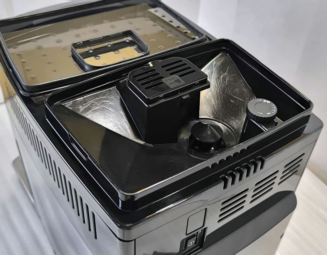 デロンギ　コンパクト全自動コーヒーマシンマグニフィカS ECAM22112B 3