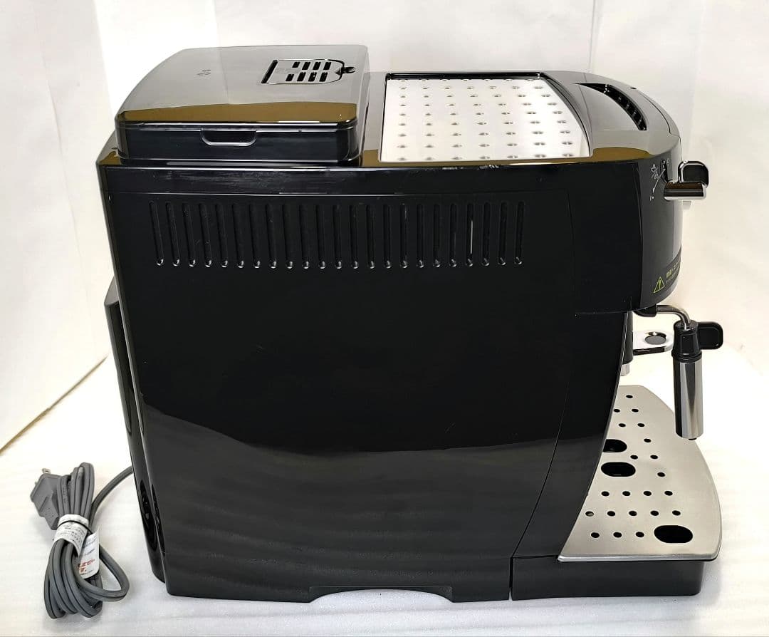 デロンギ　コンパクト全自動コーヒーマシンマグニフィカS ECAM22112B 3