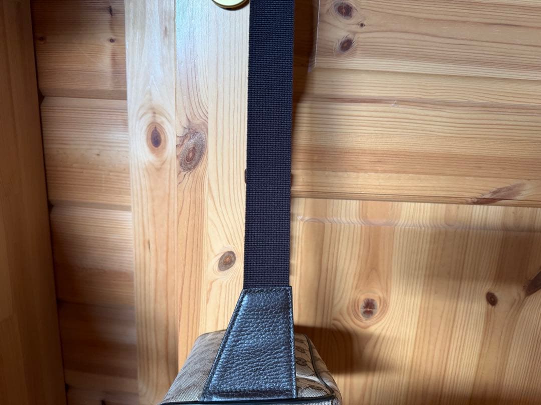 GUCCI GGパターンキャンバス ボディバッグ