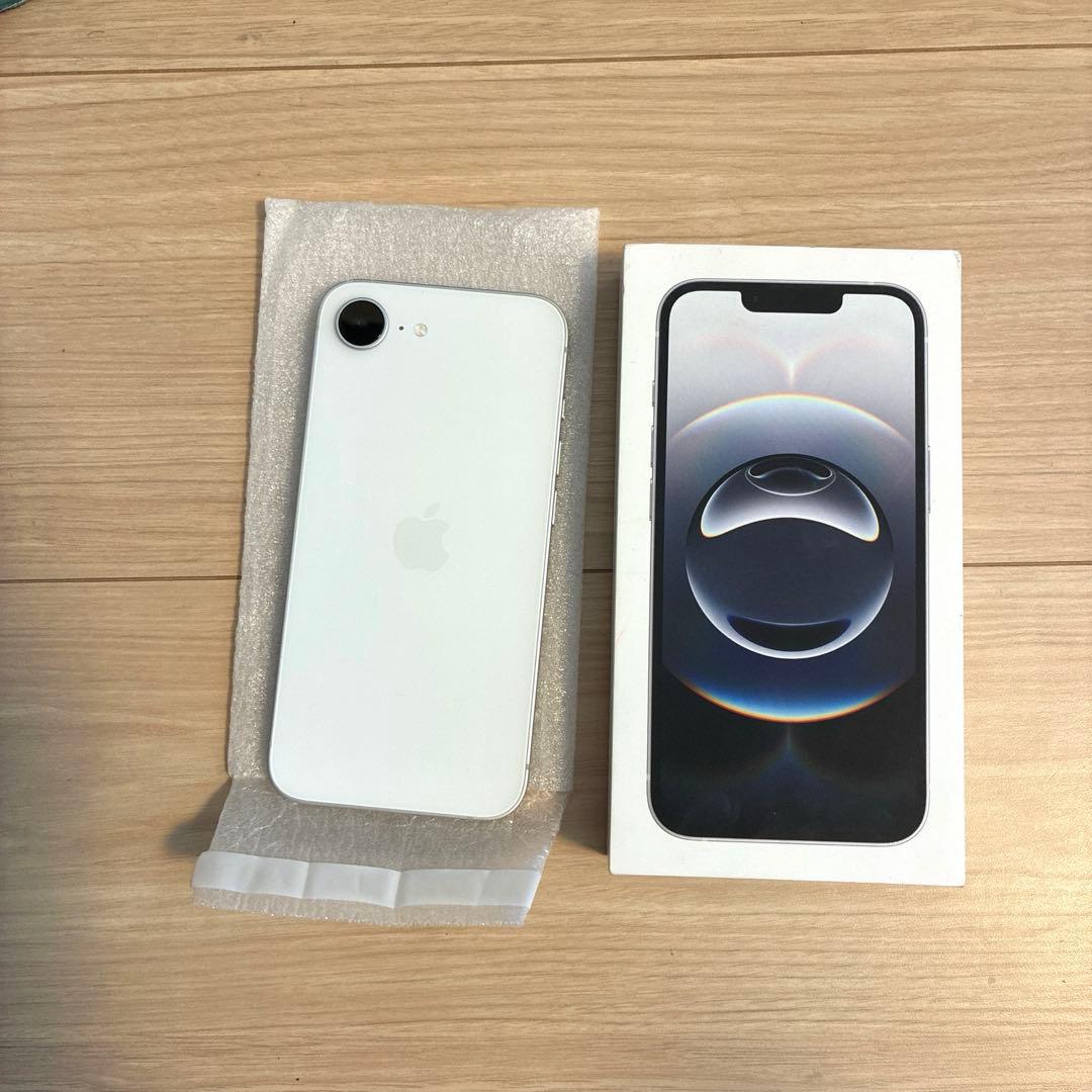 ちんさまさん✅　iPhone 16e 本体　SIMフリー