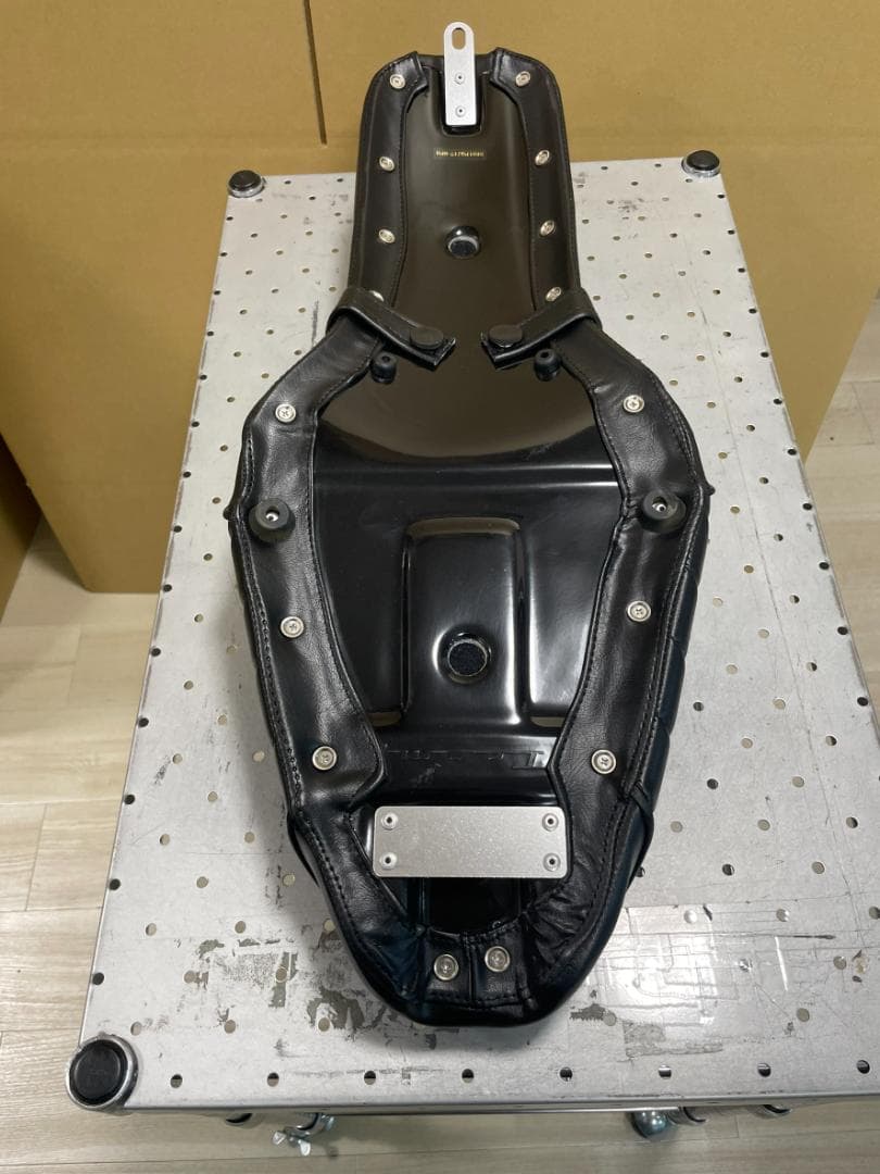 TRAMP CYCLE トランプ キング＆クイーンシート スポーツスター 03