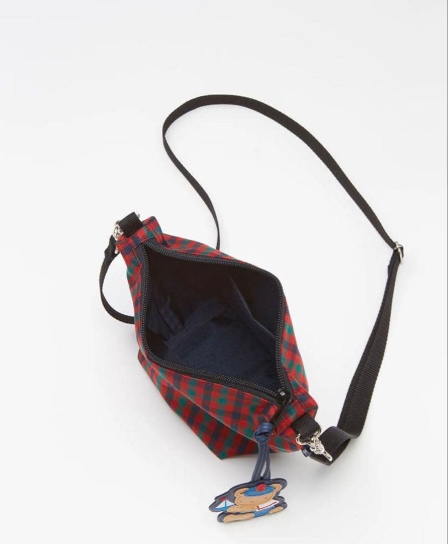 【ほぼ未使用品】familiar ファミリア ポシェット 舟形 チャーム付き