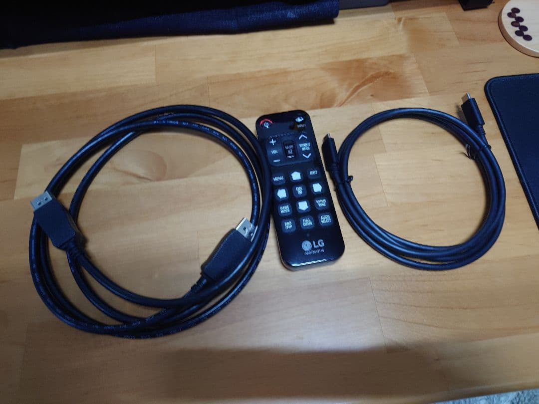 LG 42.5インチモニター 43UN700T-B　4k HDR