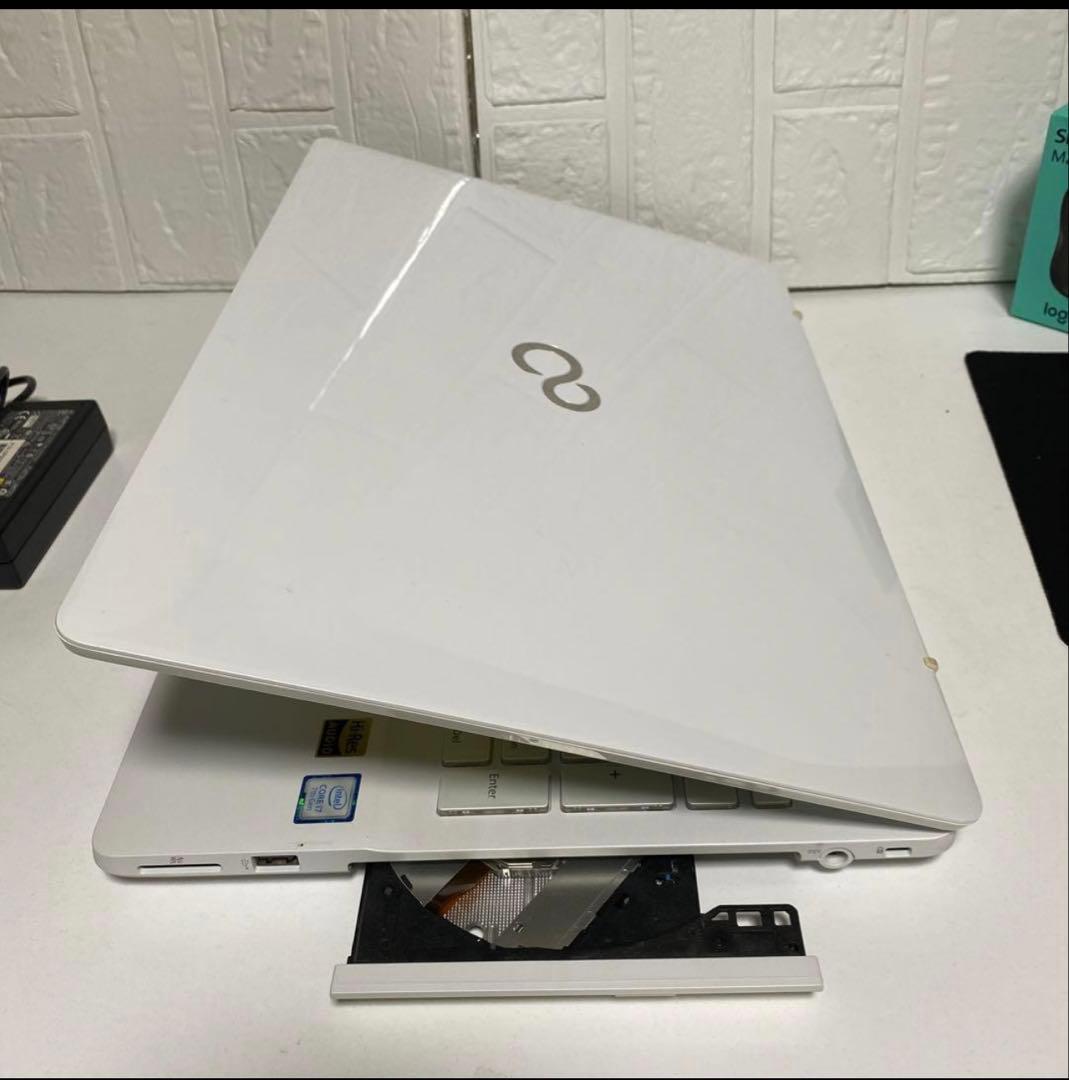 Windows11 オフィス付き　Core i7 SSD メモリ8GB 富士通