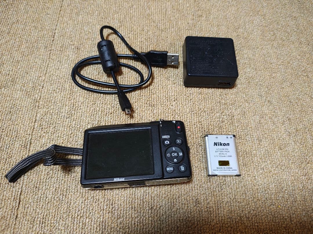 Nikon COOLPIX A100 デジタルカメラ　使用OK！