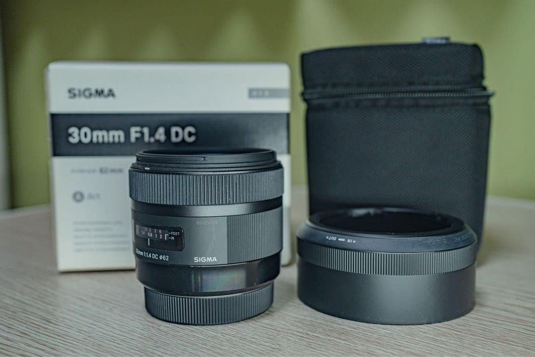 l*者様 SIGMA 30mm F1.4 DC レンズ