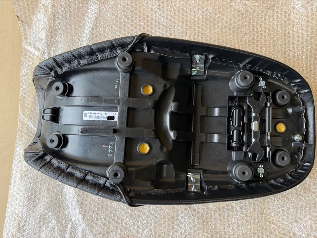 Ｚ900RS用　芦屋シート製　張替え後未使用