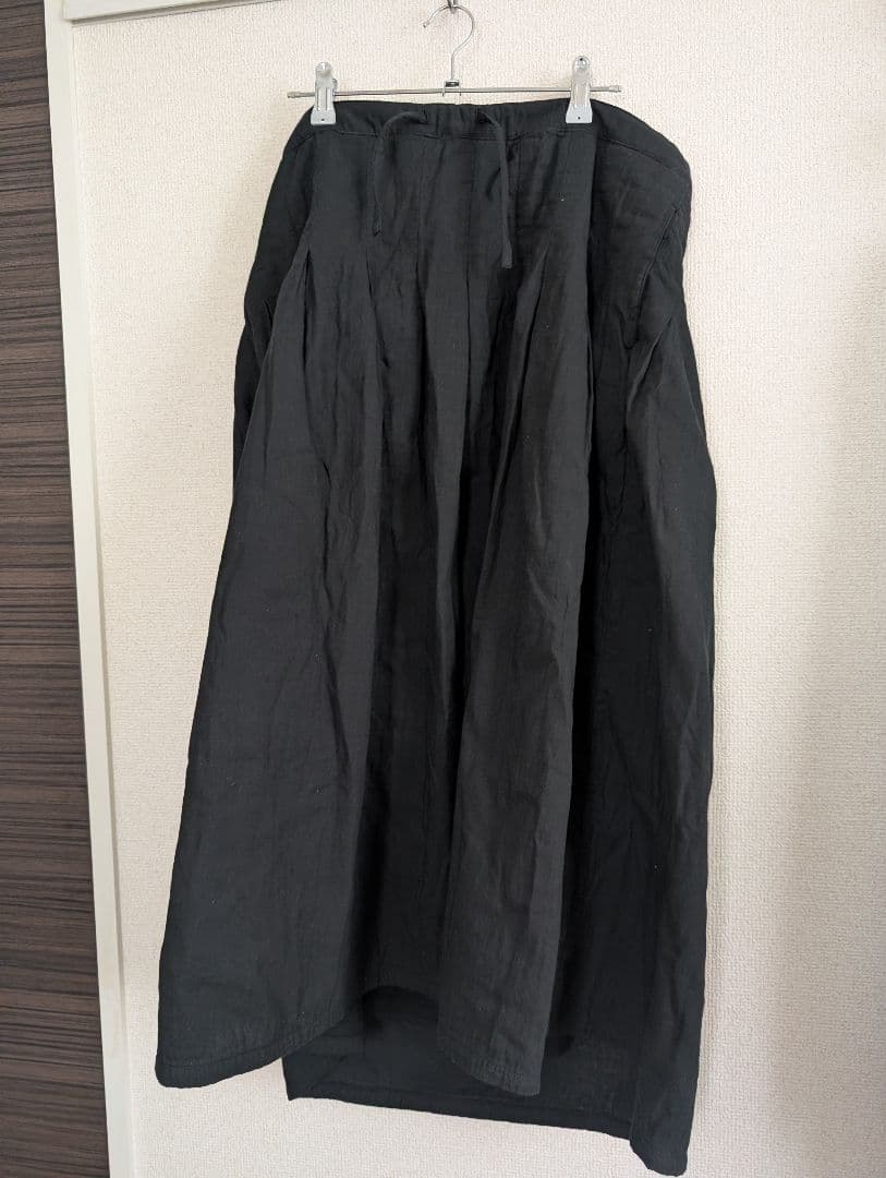 超美品　試着のみ　えみおわす　タックロングスカート　二重織り　ブラック