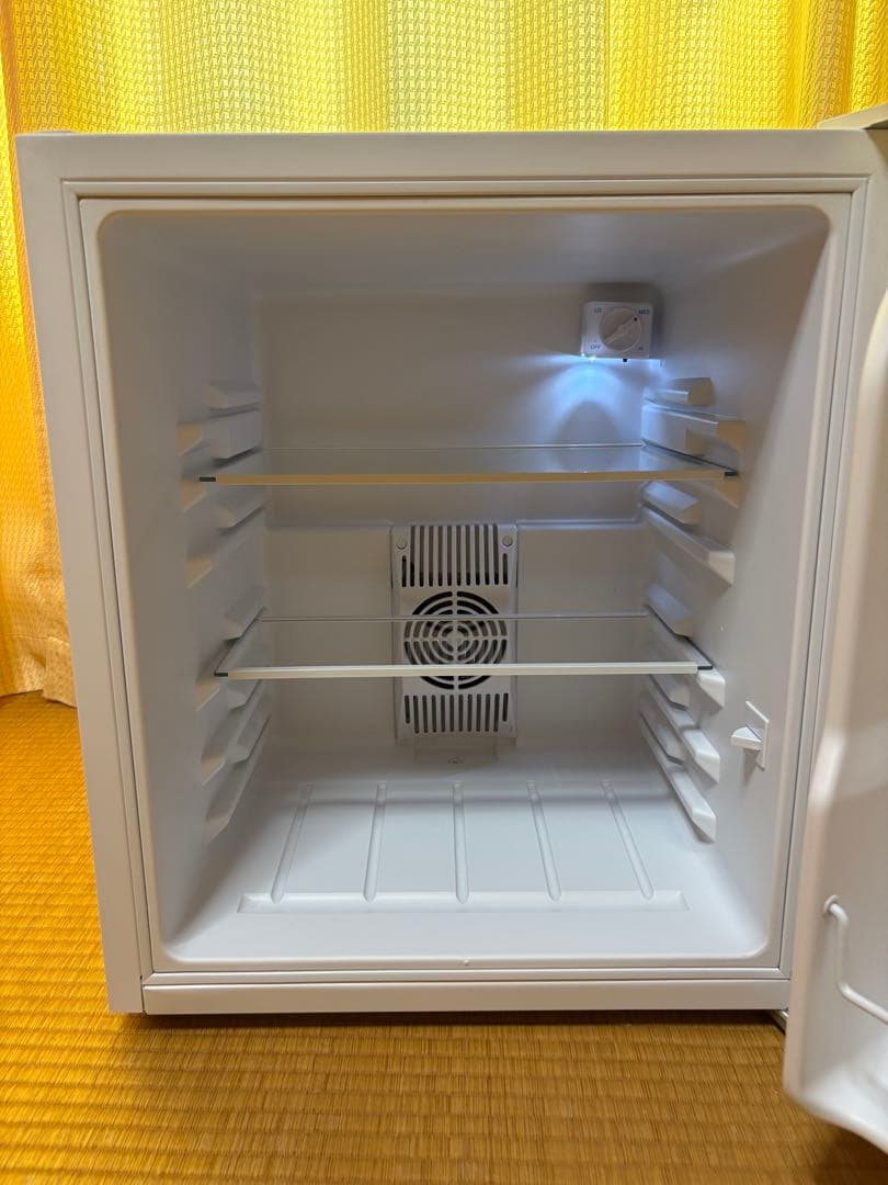 【りーりぃ】小型冷蔵庫48L SunRuck SRR4805 2025年製