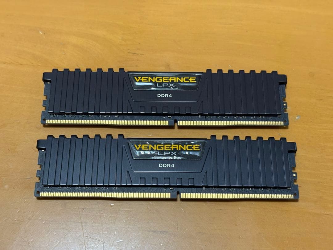 メモリー CORSAIR DDR4 16GB (2x8GB) 3000MHz