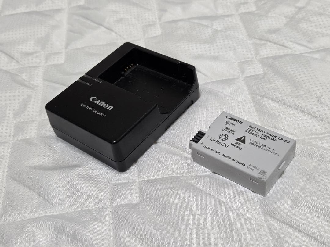 Canon EOS KISS X7i　デジタル一眼レフ　付属品有