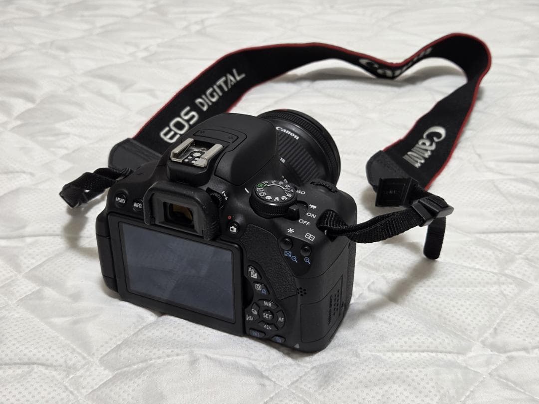 Canon EOS KISS X7i　デジタル一眼レフ　付属品有