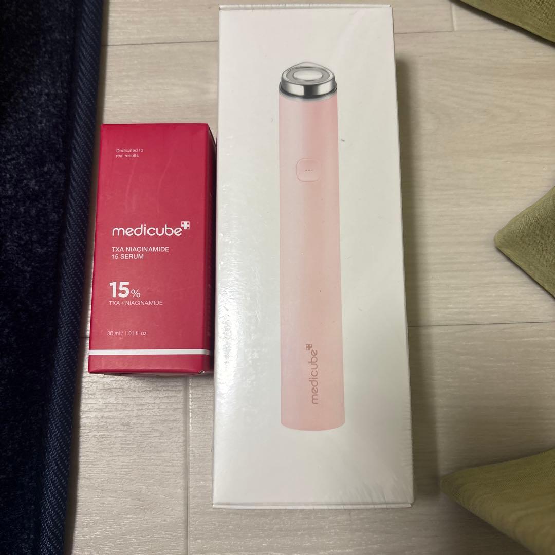 メディキューブ美顔器&美容液