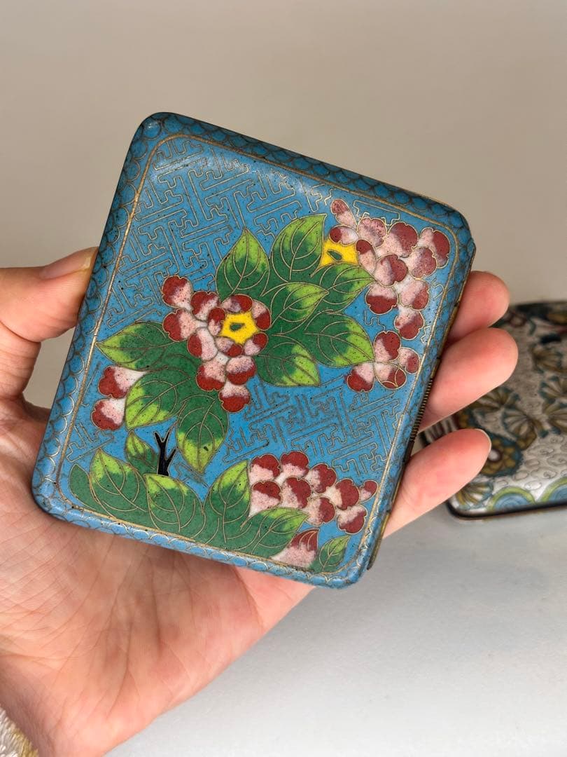 最终価格中国清代掐絲琺瑯 七宝焼 銅製煙具箱二点 龍紋・藍地牡丹文 時代物古美術