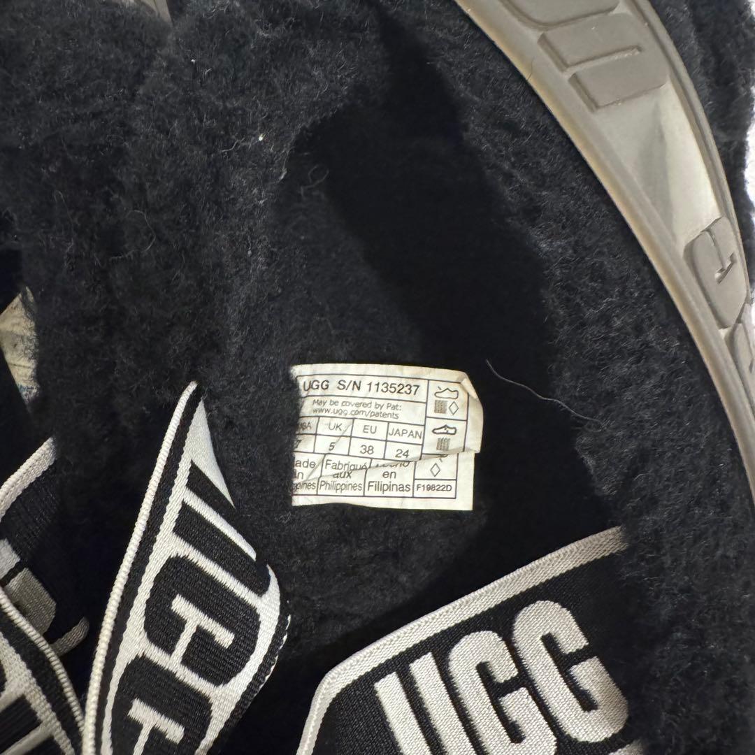 【いちごのお家さま専用】美品 UGG アグ ファーサンダル ボアストラップ