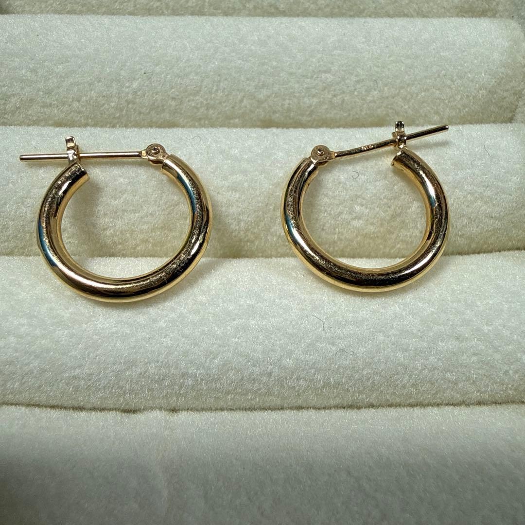 18金ピアス　K18刻印あり　レディース