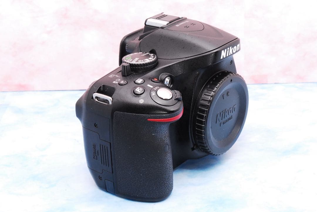 ☆Nikon D5200☆一眼レフカメラ☆手ぶれ補正Wレンズ☆付属品多数でお得！